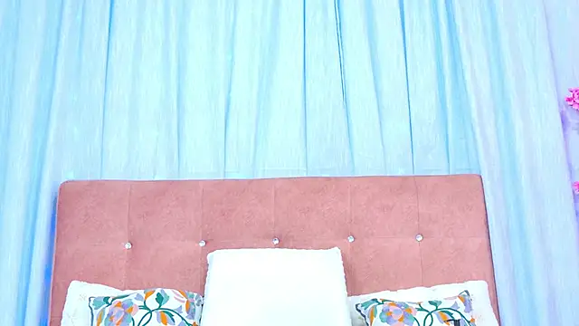 AlliciaKim online show from November 13, 2025, 7:13 pm