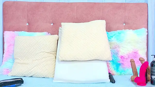 AlliciaKim online show from December 15, 2025, 7:29 pm