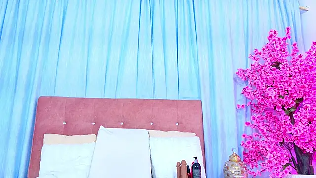 AlliciaKim online show from December 17, 2025, 8:26 pm