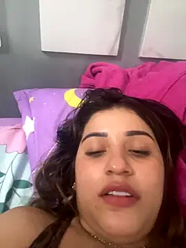 perlita05 online show from December 5, 2025, 8:16 pm