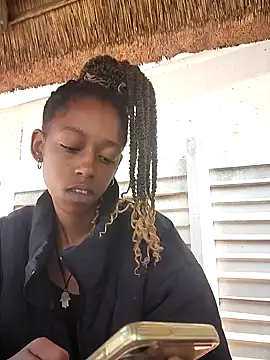 02Boitybaby online show from February 11, 2025, 12:27 pm