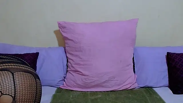 DiamondLuv29 online show from January 19, 2026, 11:58 am