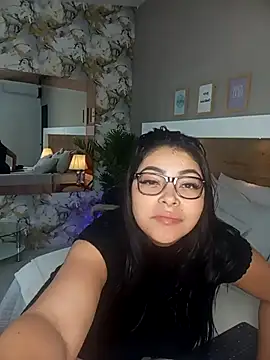 EmaBakker online show from November 2, 2025, 11:34 am