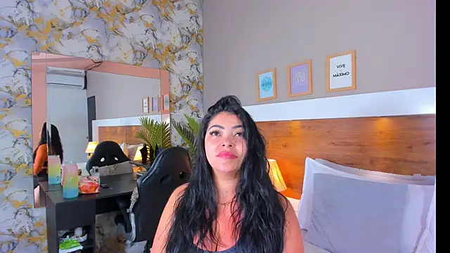 EmaBakker online show from April 4, 2026, 8:45 am