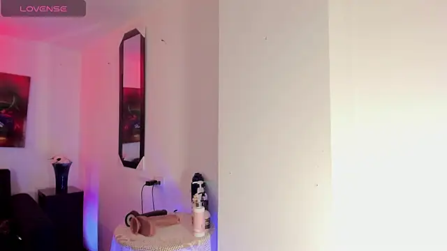 Snapshot of Venus_R0se chatting on November 16, 2025, 11:49 am Venus R0se online show from November 16, 2025, 11:49 am