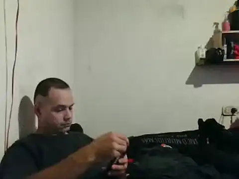 Snapshot of Lolosalvage83 chatting on March 22, 2025, 8:15 pm Lolosalvage83 online show from March 22, 2025, 8:15 pm