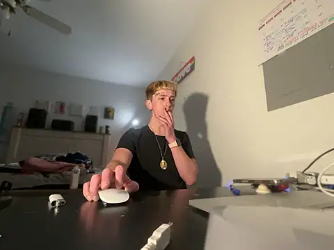 Snapshot of twentywithafelonyy chatting on January 23, 2025, 5:45 am twentywithafelonyy online show from January 23, 2025, 5:45 am