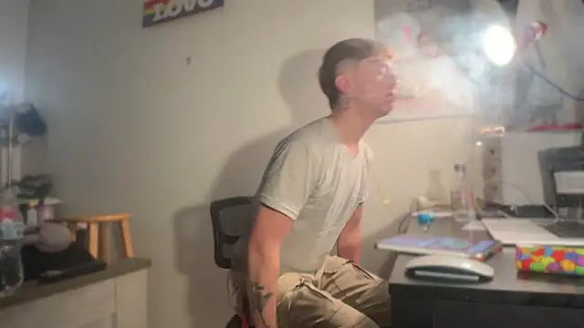 Snapshot of twentywithafelonyy chatting on February 12, 2025, 7:13 am twentywithafelonyy online show from February 12, 2025, 7:13 am