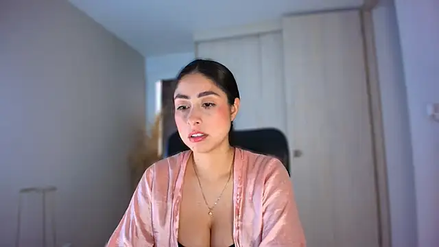 auroracaruso11 online show from July 13, 2026, 9:28 pm