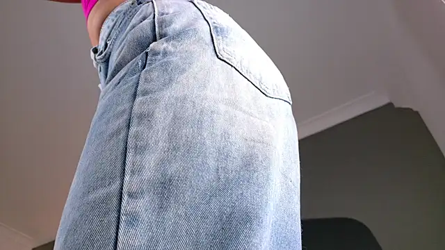 ParisFox  online show from October 24, 2025, 7:32 pm