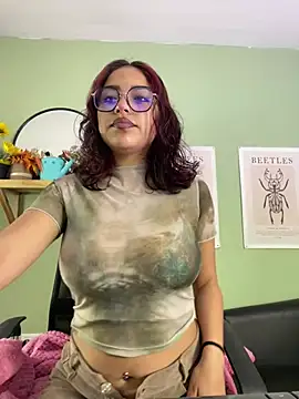 Snapshot of Liittleluaa_ chatting on March 8, 2025, 11:37 am Liittleluaa online show from March 8, 2025, 11:37 am