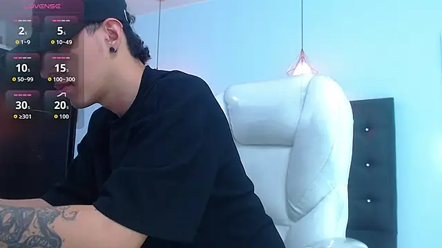 Lobo 17  online show from October 4, 2025, 4:32 am