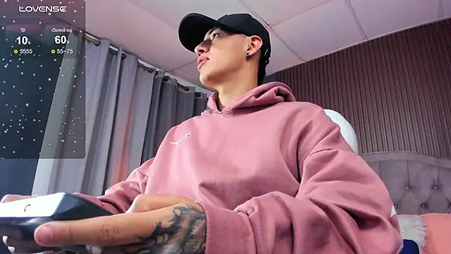 Lobo 17  online show from November 21, 2025, 10:52 pm