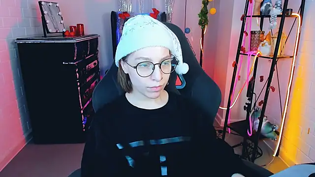 AphexQueen online show from December 25, 2024, 6:19 pm