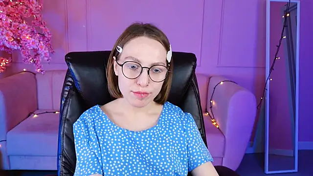 AphexQueen online show from January 19, 2025, 4:25 pm