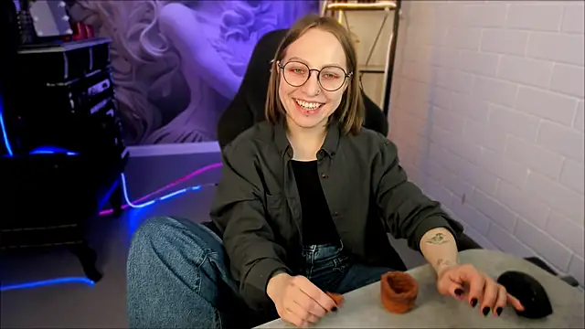 AphexQueen online show from February 27, 2025, 12:13 pm