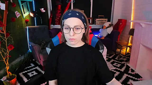 AphexQueen online show from March 13, 2025, 3:50 pm