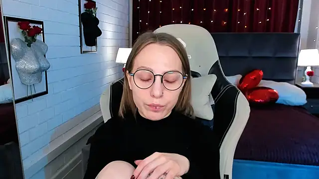 AphexQueen online show from March 20, 2025, 12:11 pm