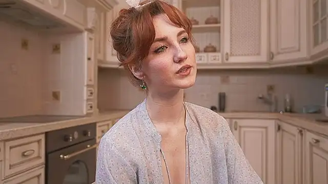 Snapshot of EsmaCrumbley chatting on February 21, 2025, 4:18 am EsmaCrumbley online show from February 21, 2025, 4:18 am