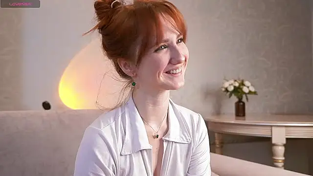 Snapshot of EsmaCrumbley chatting on March 2, 2025, 5:12 am EsmaCrumbley online show from March 2, 2025, 5:12 am