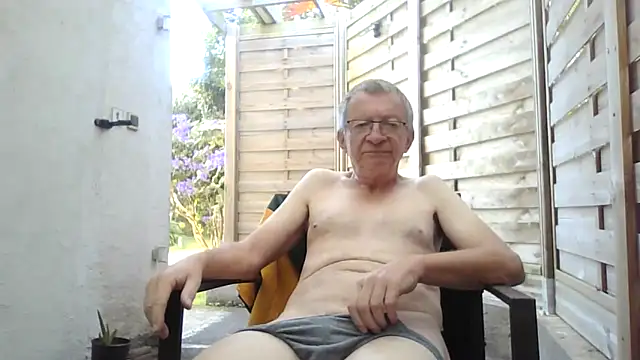 Snapshot of naturiste974 chatting on February 1, 2026, 3:16 am naturiste974 online show from February 1, 2026, 3:16 am