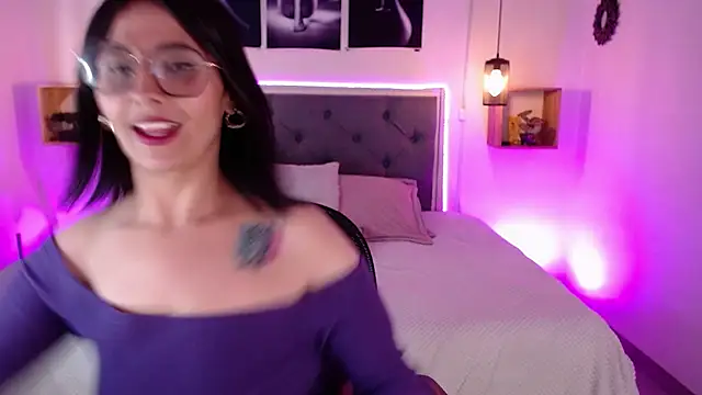 emily leinner online show from September 30, 2025, 3:39 pm