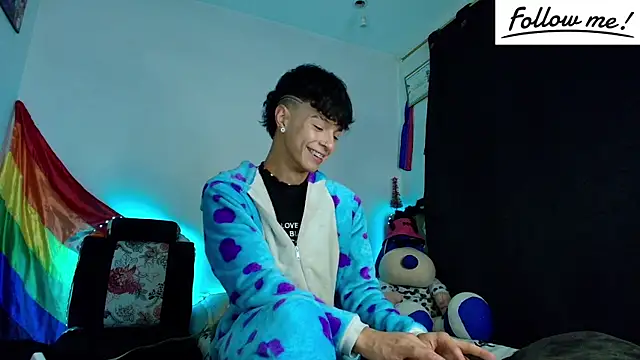 Snapshot of twink_sebas_ chatting on December 15, 2024, 7:57 am twink sebas online show from December 15, 2024, 7:57 am