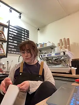 cinnabon  online show from November 20, 2025, 12:38 pm