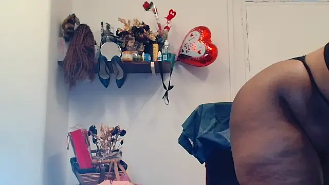 xTALLSEXYBUMx online show from July 9, 2026, 4:27 am