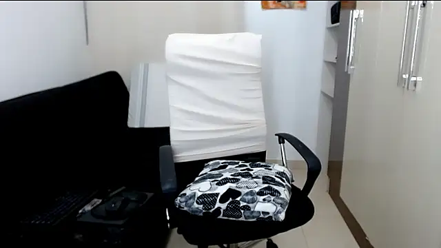 Laura-pervert online show from February 1, 2025, 4:14 am