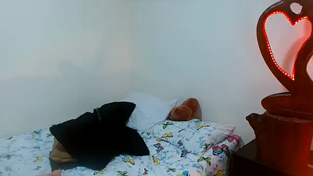 naihroby online show from December 2, 2024, 5:26 am