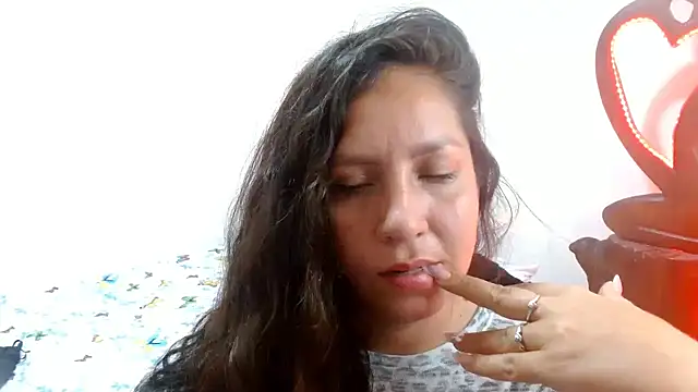 naihroby online show from December 4, 2024, 3:04 am