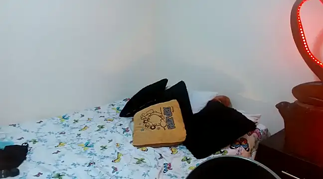 naihroby online show from December 4, 2024, 7:06 am