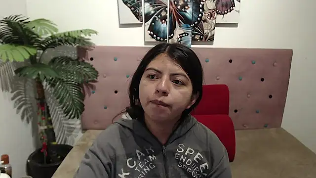 CarolineBrunx online show from March 10, 2025, 5:29 pm