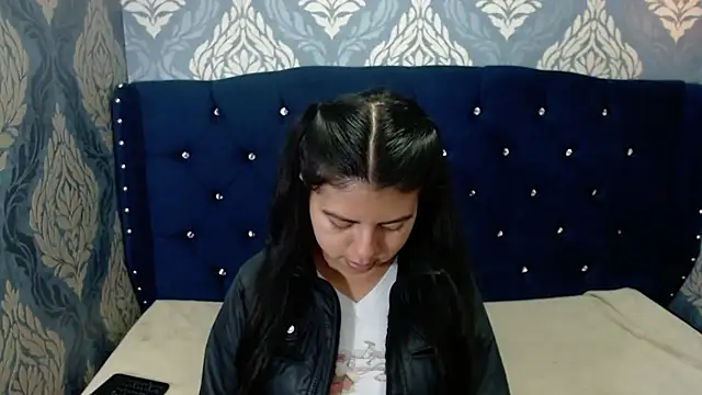 CarolineBrunx online show from March 20, 2025, 3:23 am