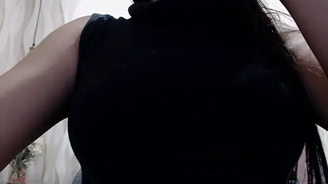 CarolineBrunx online show from September 12, 2025, 4:34 am