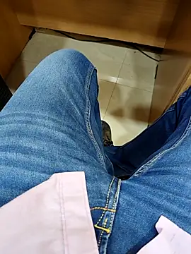 Ishan003 online show from February 26, 2026, 1:48 am