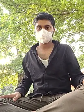 Ishan003 online show from May 13, 2026, 12:41 am