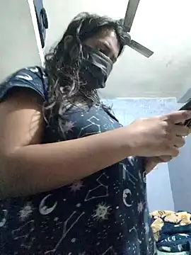 Snapshot of Priya_Strip chatting on January 6, 2025, 6:47 am Priya Strip online show from January 6, 2025, 6:47 am