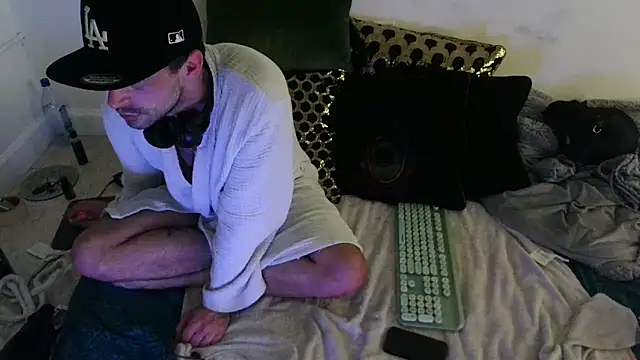Snapshot of SirCharlesXXX chatting on January 29, 2025, 8:29 am SirCharlesXXX online show from January 29, 2025, 8:29 am