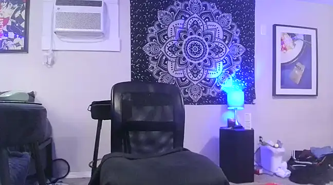 Snapshot of SirCharlesXXX chatting on February 14, 2025, 2:28 am SirCharlesXXX online show from February 14, 2025, 2:28 am