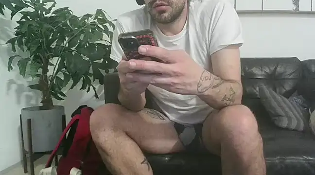 Snapshot of SirCharlesXXX chatting on February 25, 2025, 10:15 am SirCharlesXXX online show from February 25, 2025, 10:15 am