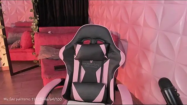 NattGomez online show from April 8, 2026, 11:27 pm