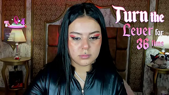 SoffiQueen online show from January 12, 2026, 1:05 pm