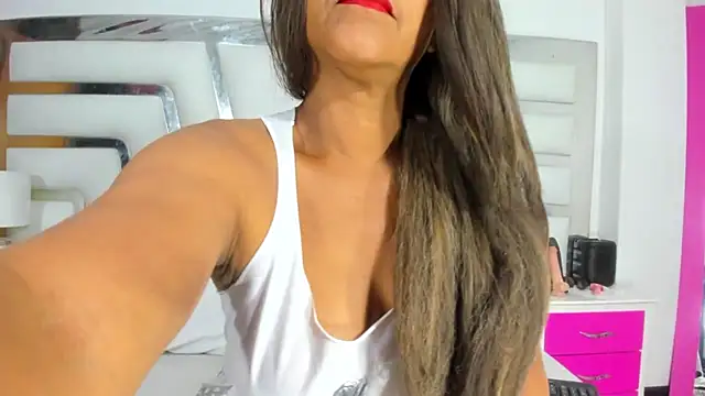 SaraaJhons online show from February 23, 2025, 4:13 pm