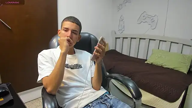 JackSwan18 online show from September 28, 2025, 4:29 am