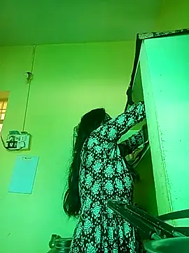 heenage online show from October 10, 2025, 9:41 am