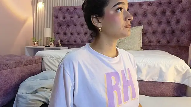 EMILYY FOXY online show from December 15, 2025, 6:56 pm