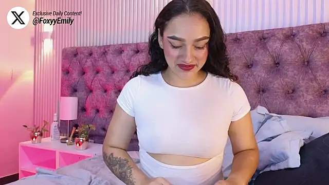 Snapshot of EMILYY_FOXY chatting on February 16, 2026, 7:10 pm EMILYY FOXY online show from February 16, 2026, 7:10 pm