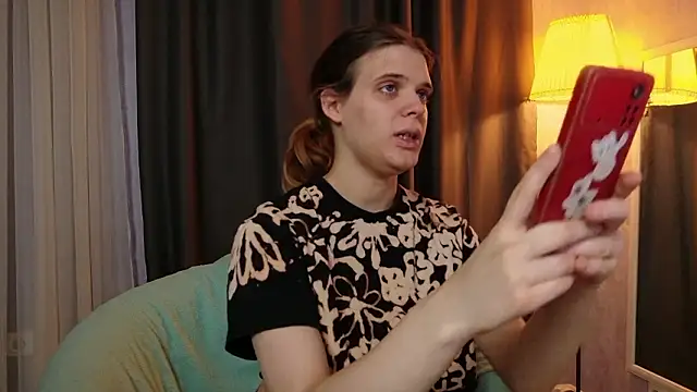 Snapshot of KIKI_Krash chatting on March 3, 2026, 10:54 am KIKI Krash online show from March 3, 2026, 10:54 am